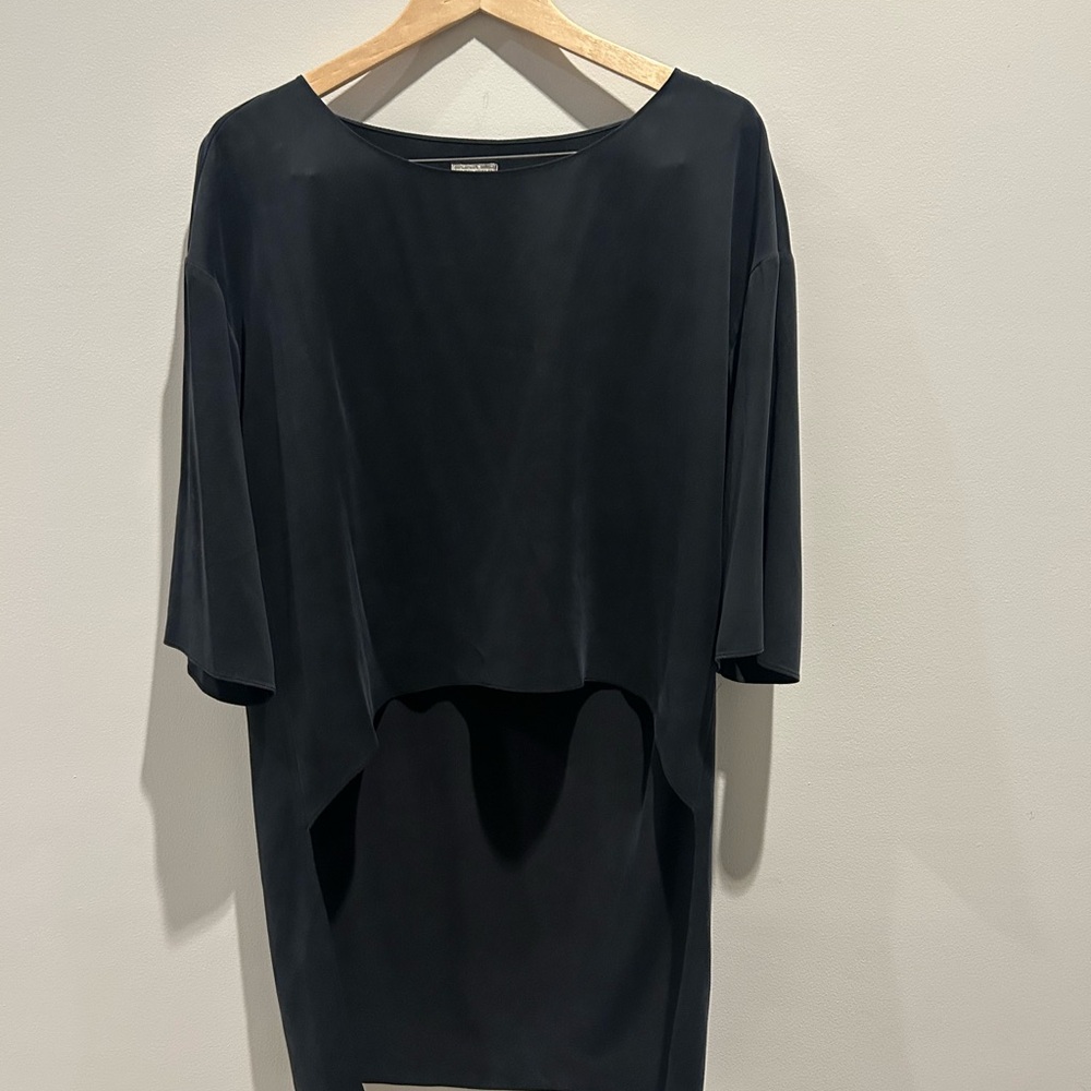GO BY GO SILK Navy High Low Shirt Size Medium